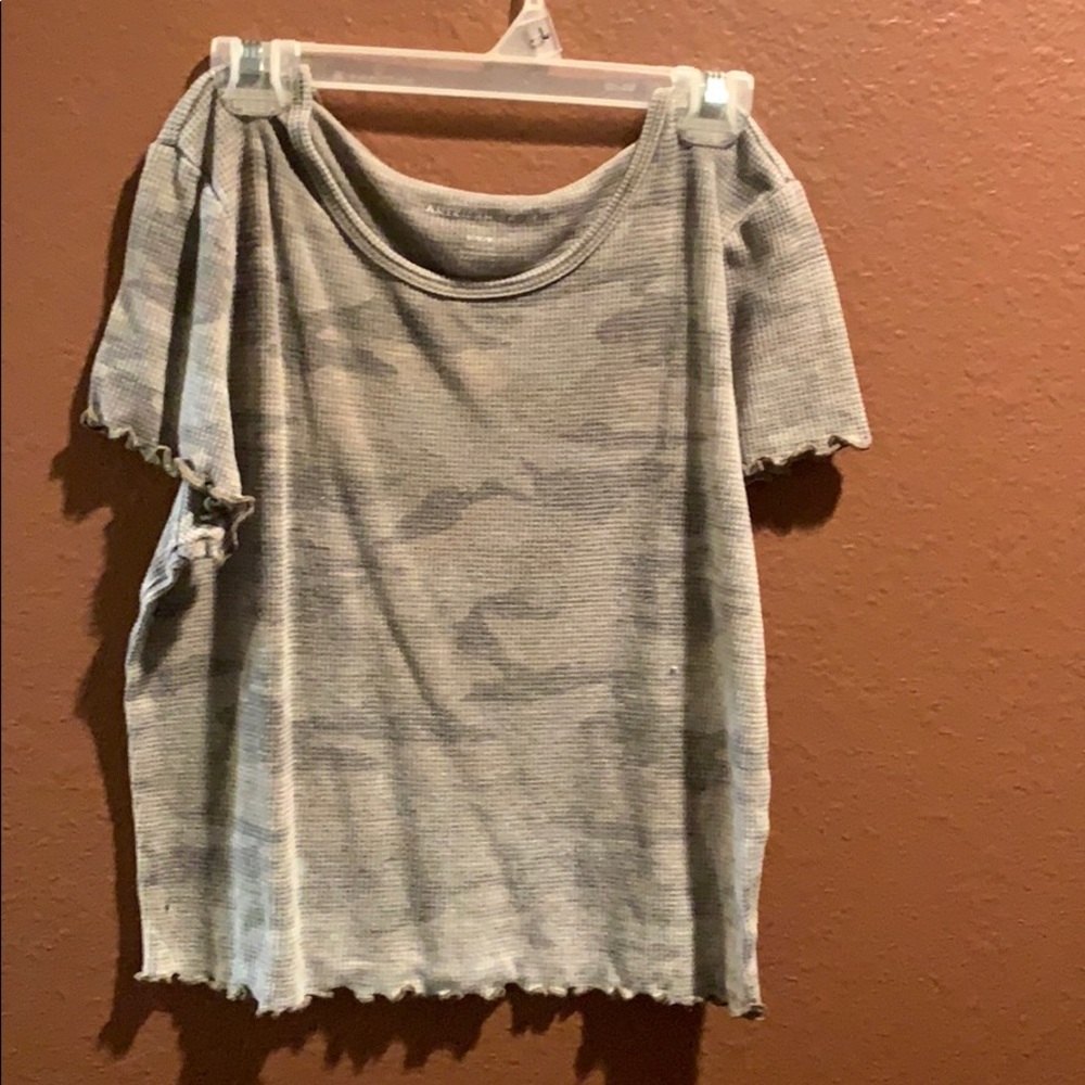 2 crop tops